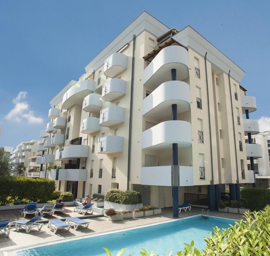 Green Holiday Wohnung Mit Schwimmbad Bibione Zewnętrze zdjęcie